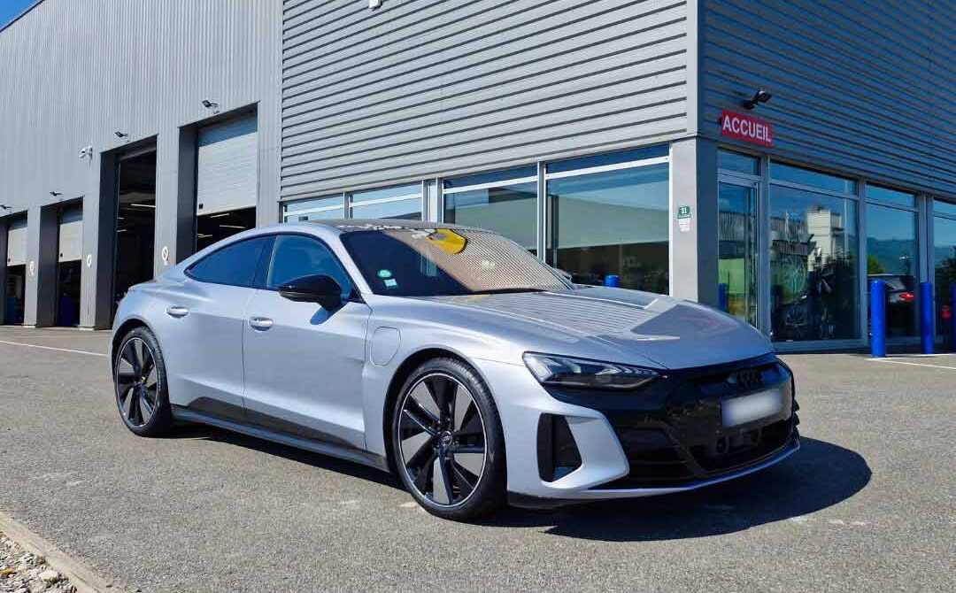 Photo d'une voiture de la marque Audi sur laquelle le garage Damien Pneu est intervenu